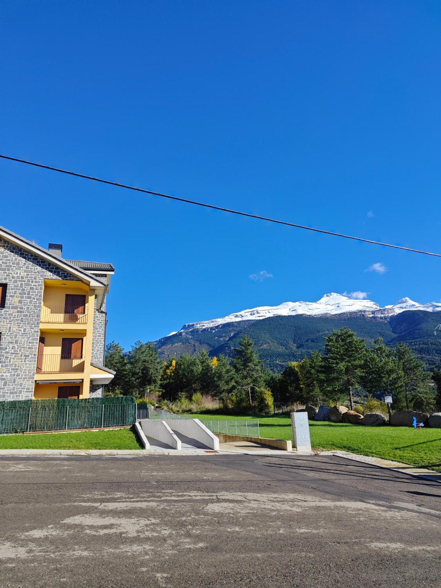 Apartamento A Estrenar En Villanúa Extérieur photo
